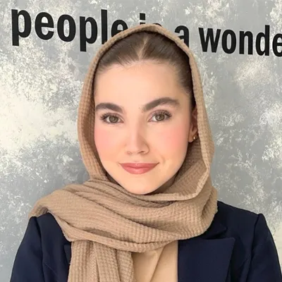 خانم آتنا جمشیدی